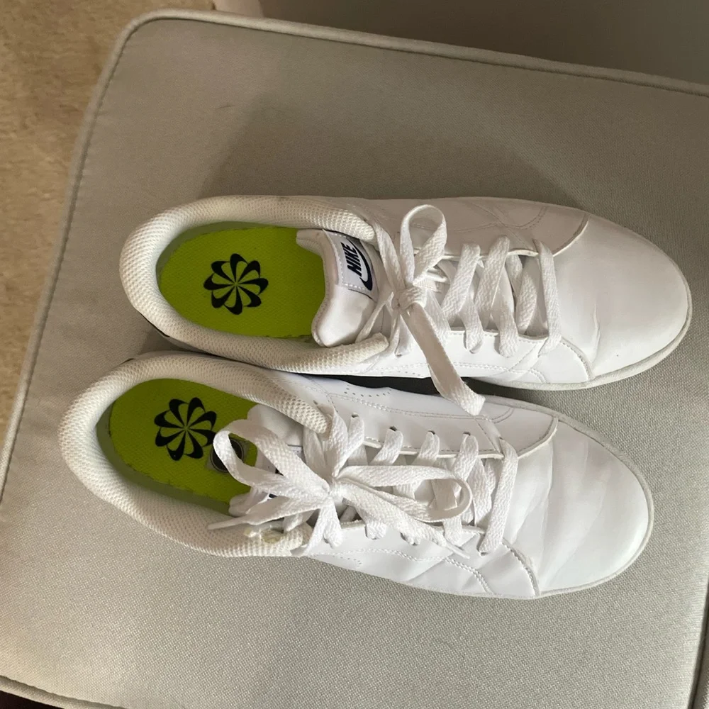 NIKE WOMENS SHOES SIZE 7.5 - Picture 5 of 7